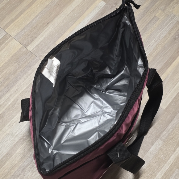 🇬🇪🔸️NWT Igloo Burgundy Soft Side Insulated Mini Essential Tote - Picture 3 of 7